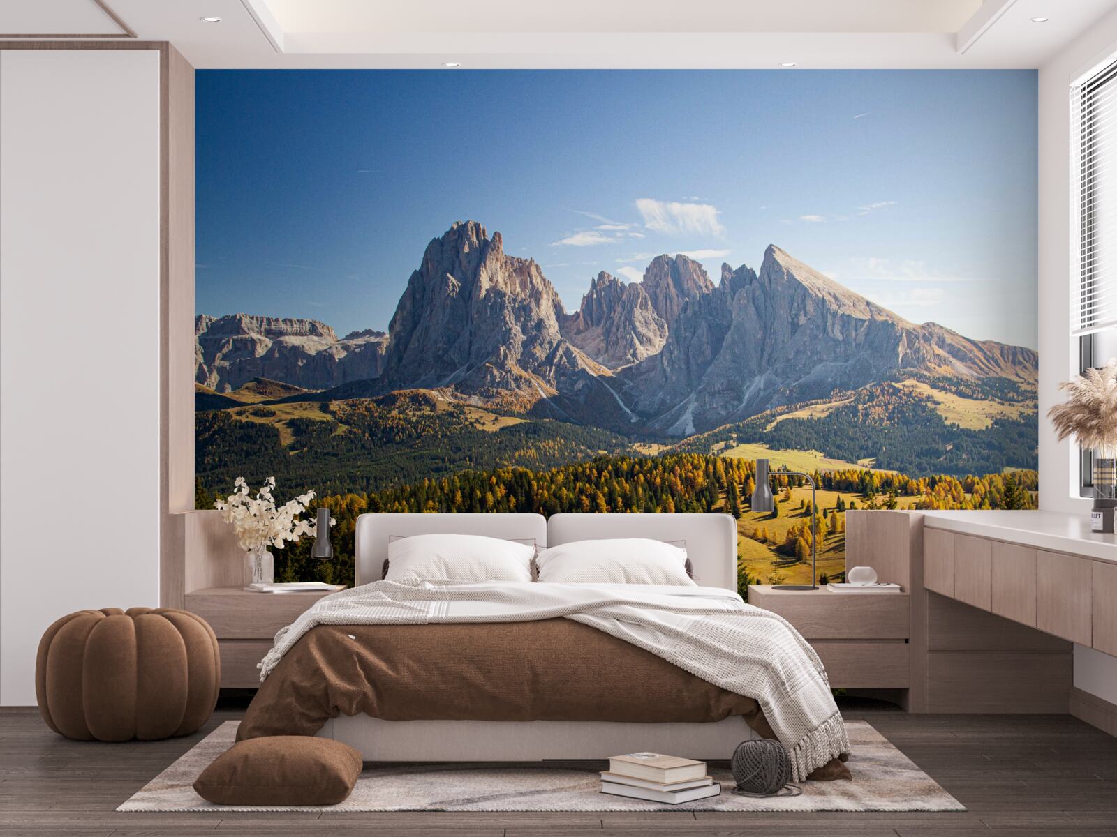 Fototapeten Dicker Wald und beeindruckende Langkofel -Berge