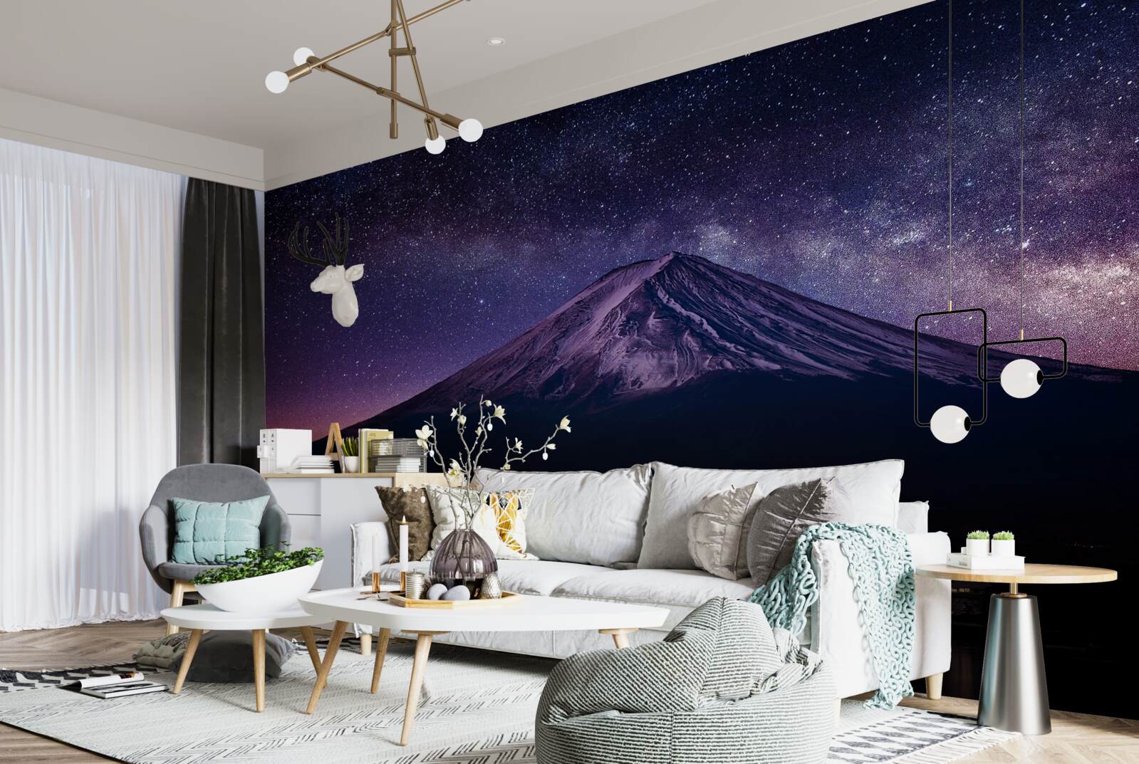 Fototapeten Stary Sky mit einem lila Farbton über dem Berg über die Spitze des Berges