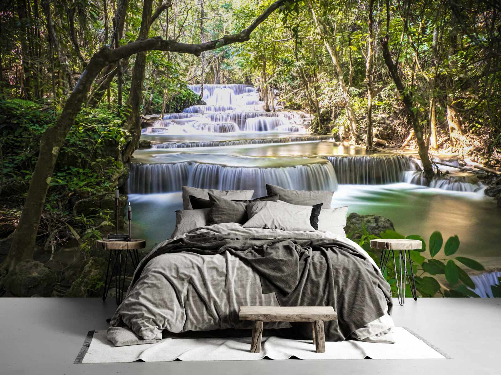 Fototapeten Waldwasserfälle fallen mit einer Kaskade im Morgengrauen