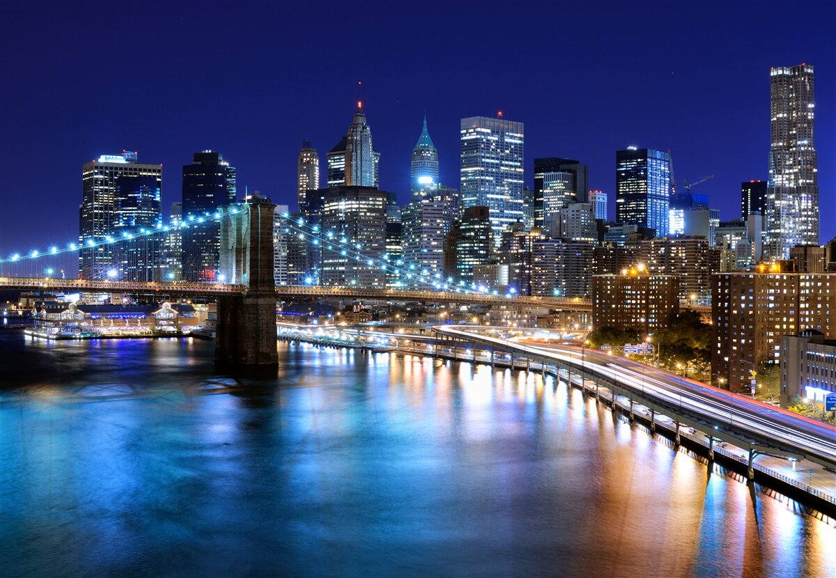 Fototapeten Brookliński -Brücke in New York unter den Nachtlichtern