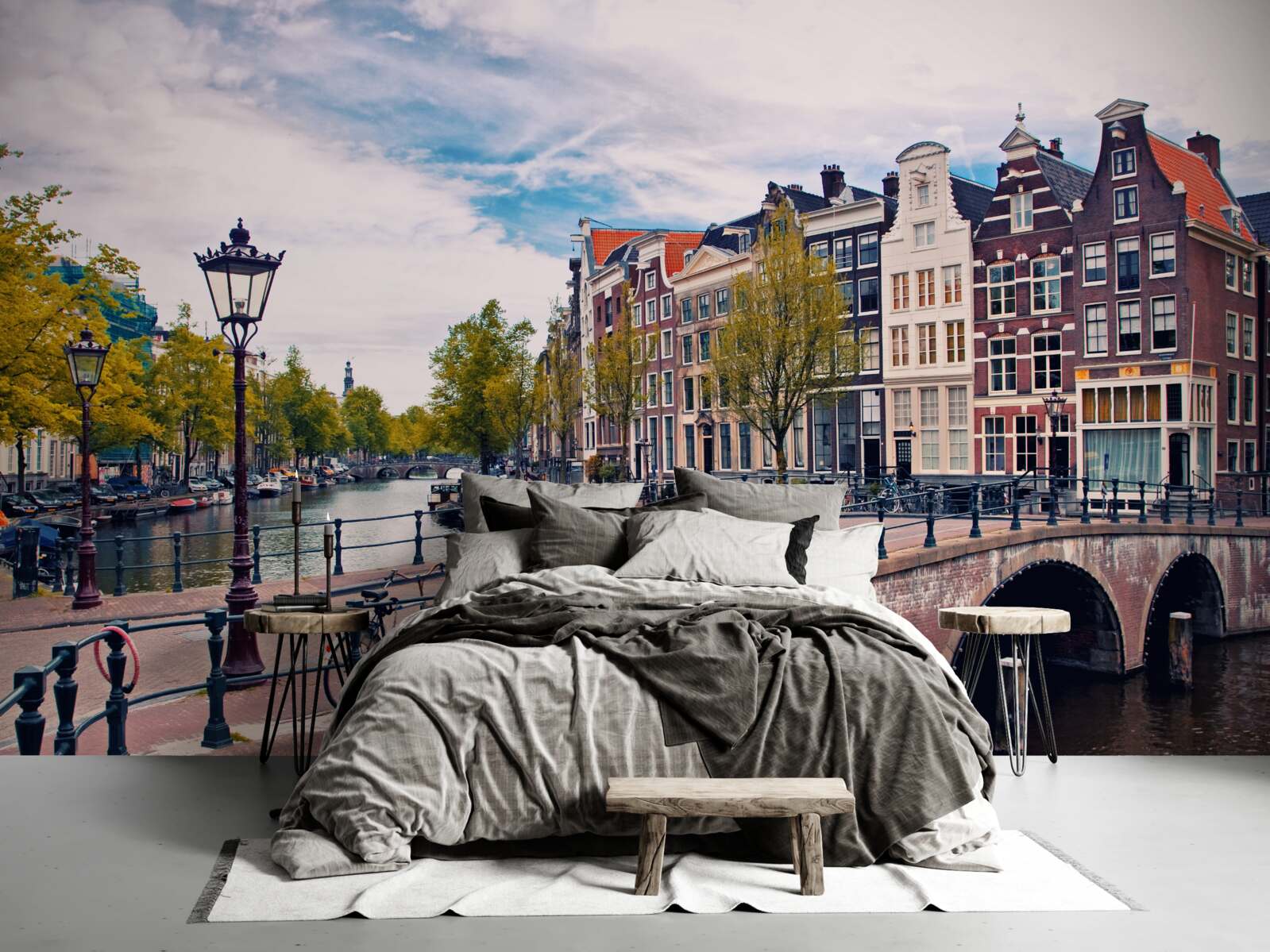Fototapeten Die Brücke über den Kanal in Amsterdam