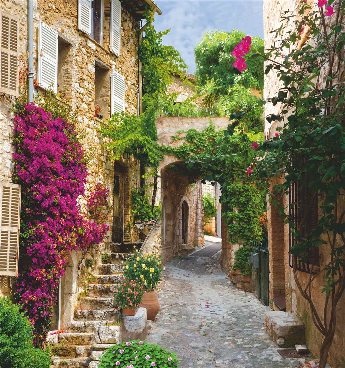 Fototapeten Italien mit einem ruhigen grünen Innenhof