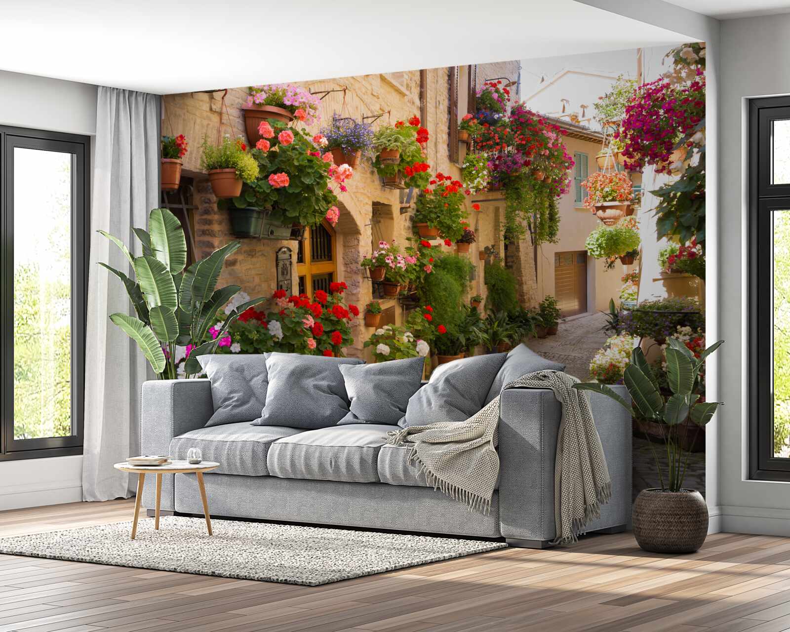 Fototapeten Natürliche Blumen auf einer historischen Straße