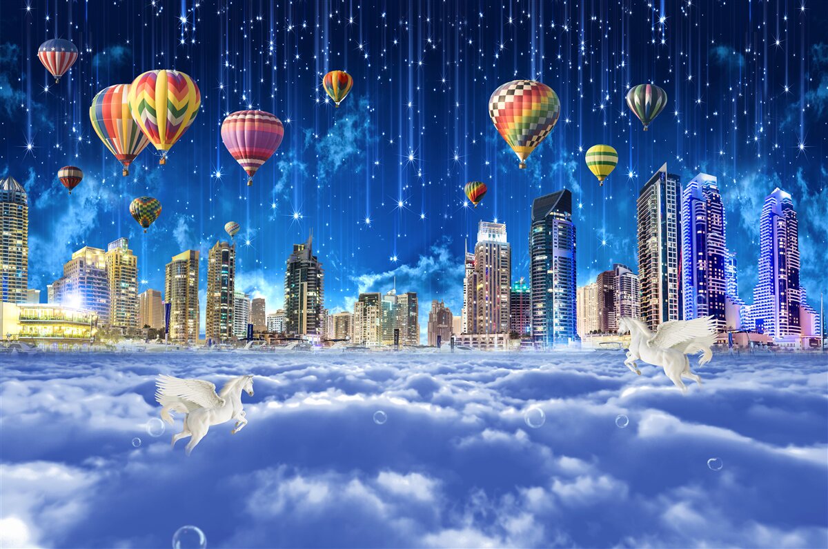 Fototapeten Die Nachtstadt ist mit Luftballons dekoriert