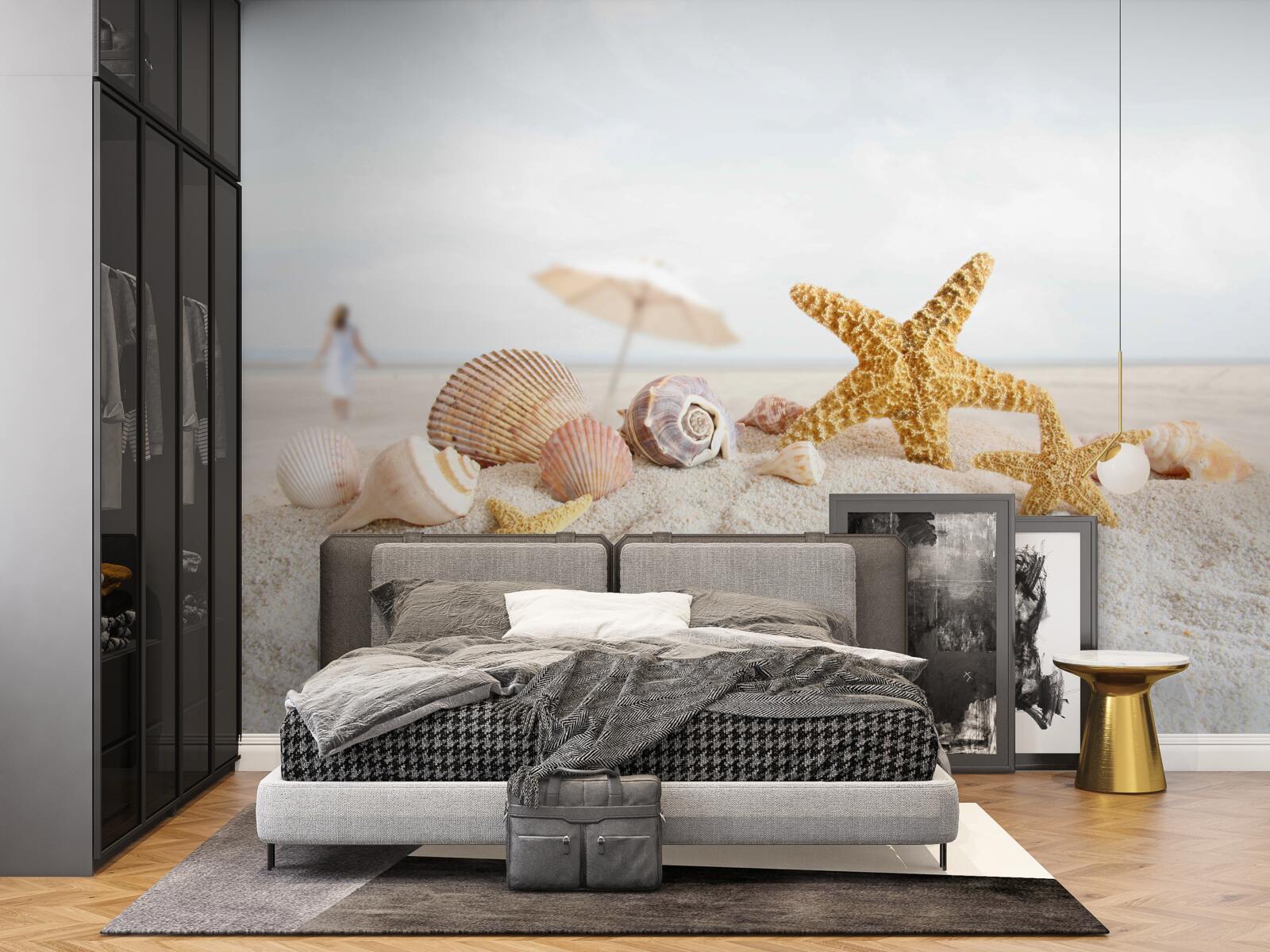 Fototapeten Seestern und Muscheln liegen im Sand