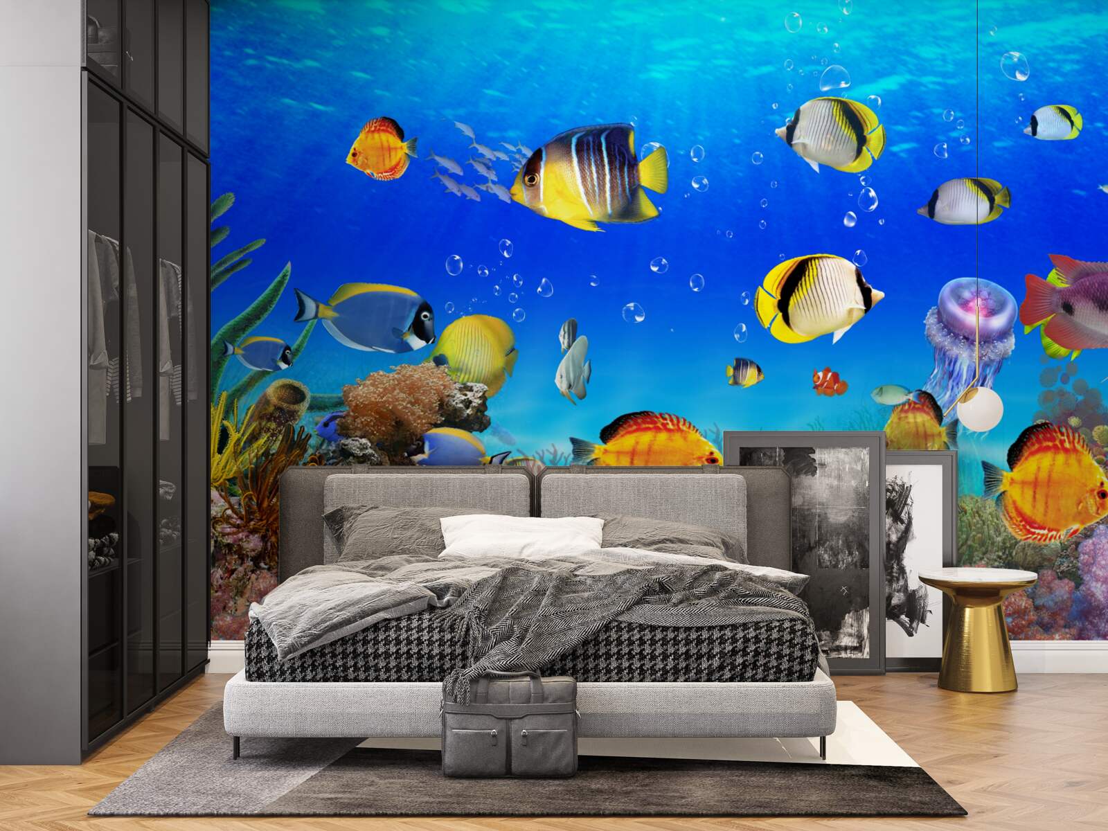 Fototapeten Bunte Fisch in blauem Wasser