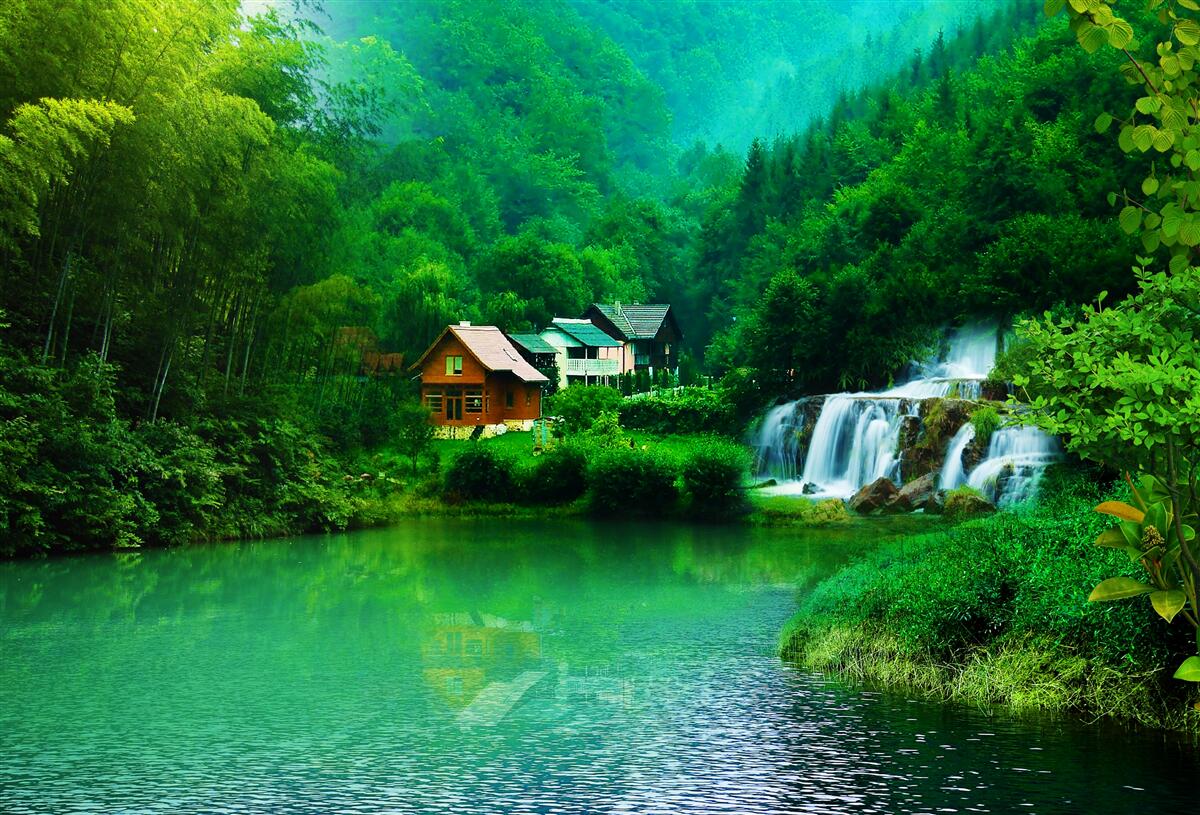 Fototapeten Ein ruhiger Wasserfall neben dem Haus am See