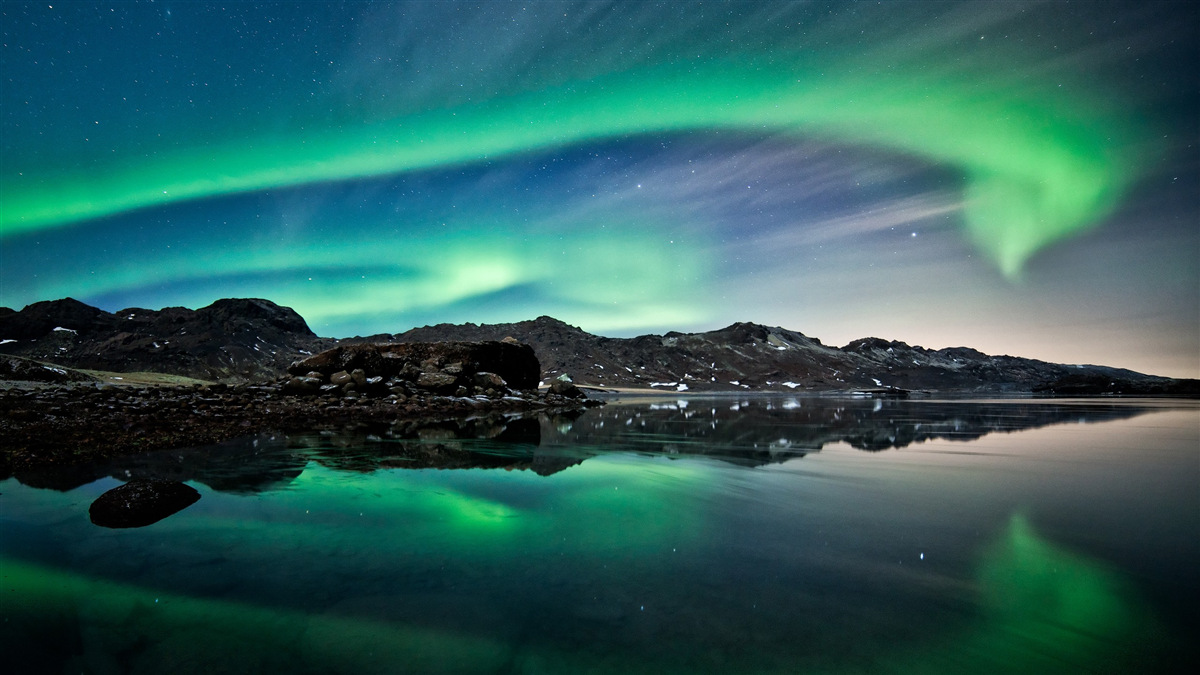 Fototapeten See im Licht des Nordens