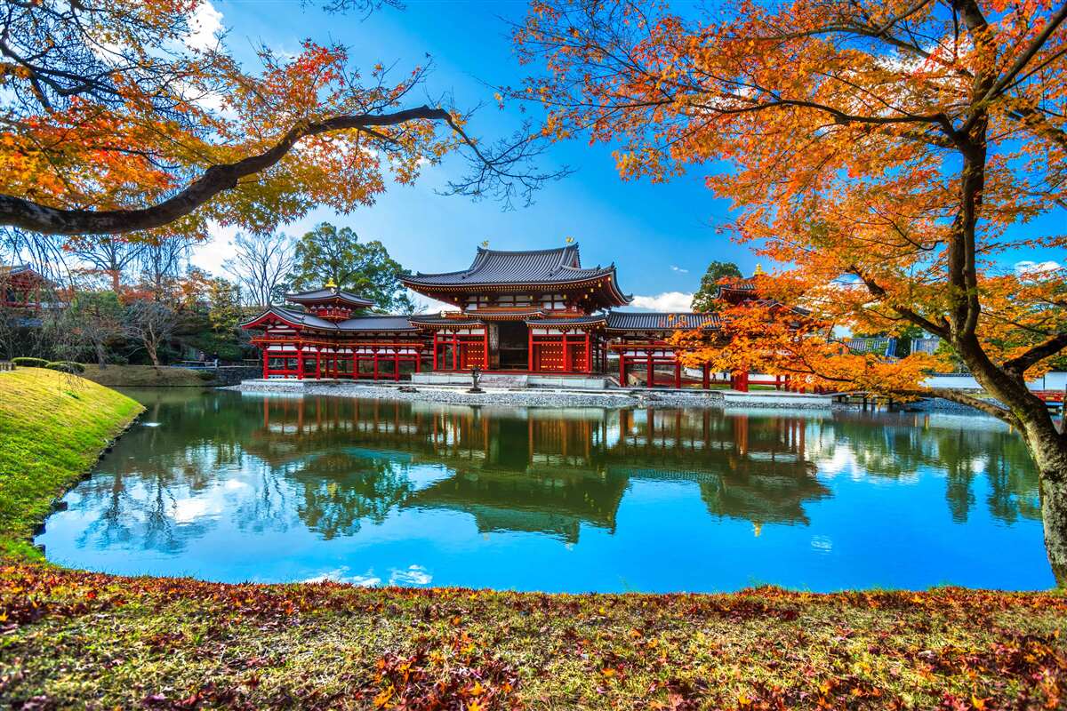 Fototapeten Reflexion des Herbstes in einem japanischen Park