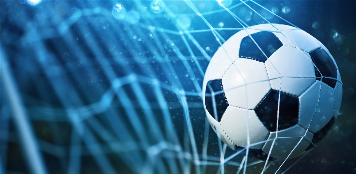 Fototapeten Konzentrieren Sie sich auf Fußball im Tor