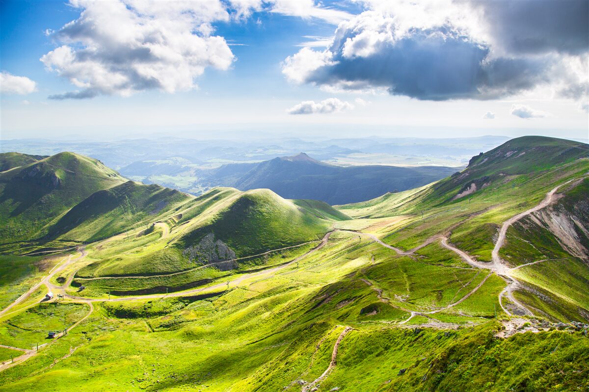 Fototapeten Touristenrouten entlang der Berggipfel