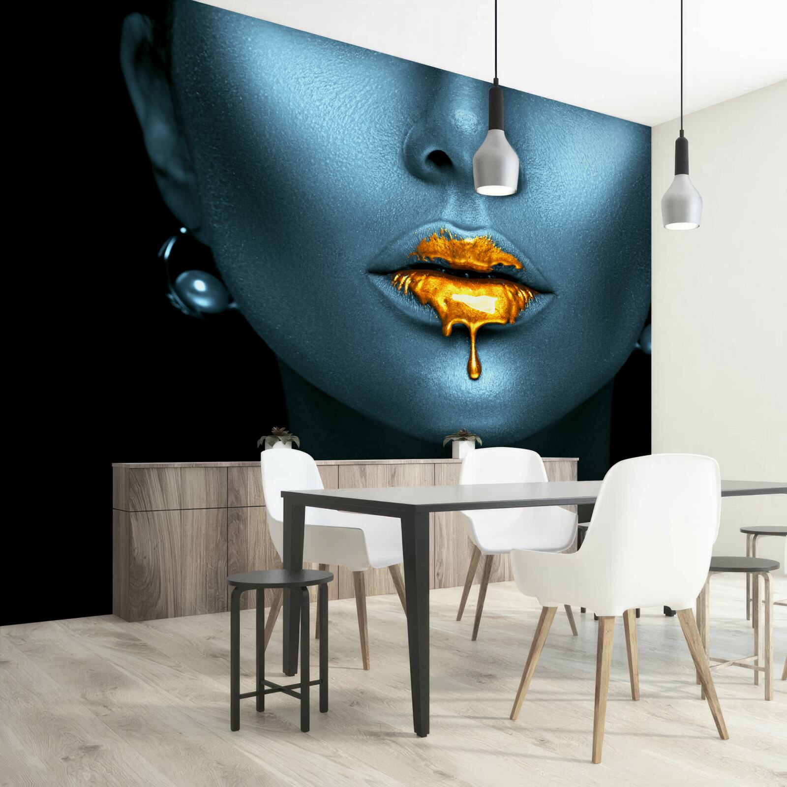 Fototapeten Eine Frau mit Lippen mit goldener Farbe bedeckt