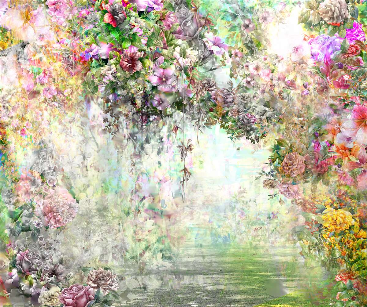 Fototapeten Ein malerischer Sommerweg mit Blumen im Wald gepunktet