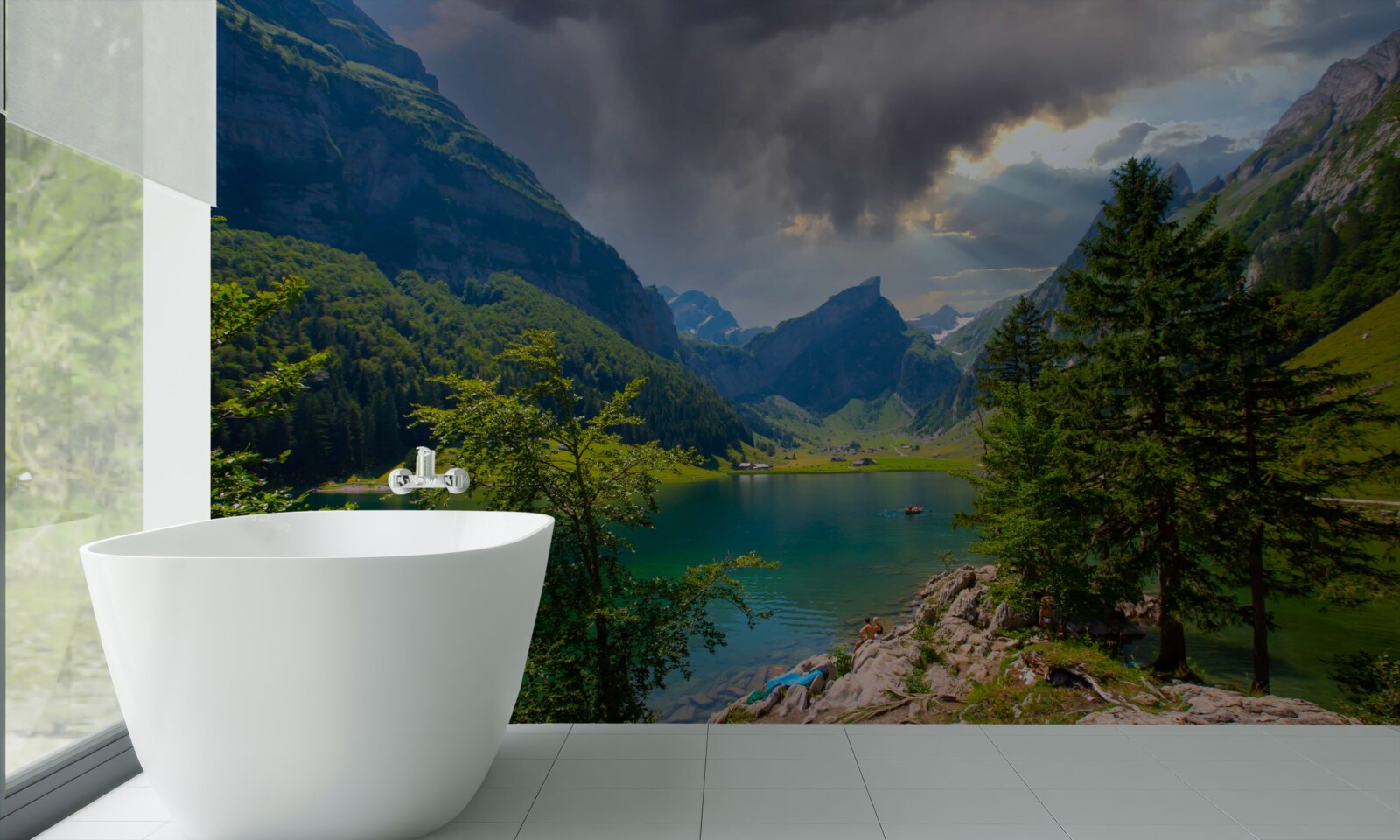 Fototapeten Der Bergsee wird bald mit regnerischen Wolken bedeckt sein