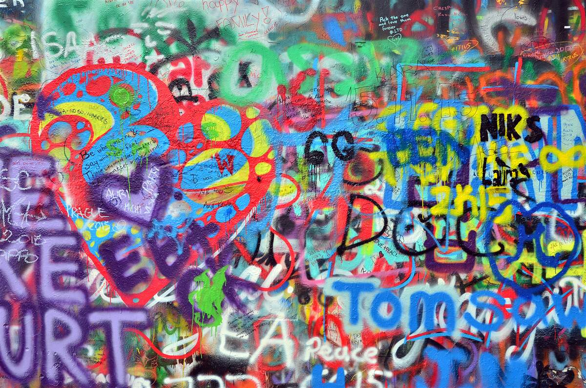 Fototapeten Graffiti an der Wand präsentiert