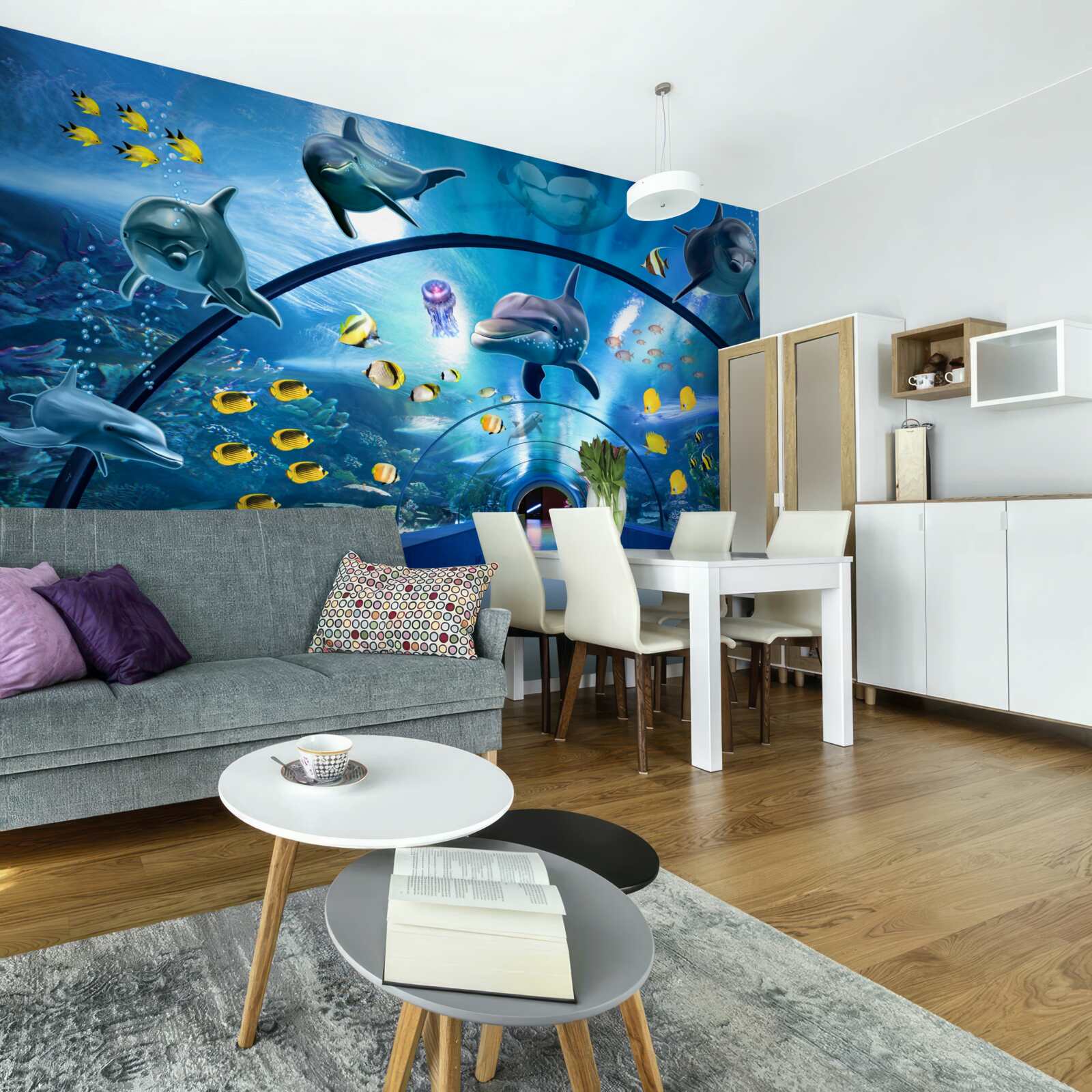 Fototapeten Es gibt Delfine und Fische im Aquarium