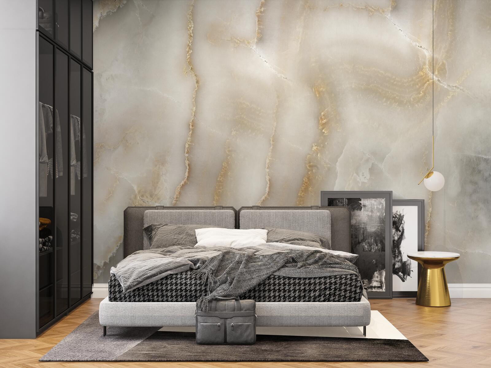 Fototapeten Eine mit Beige Marmor dekorierte Wand