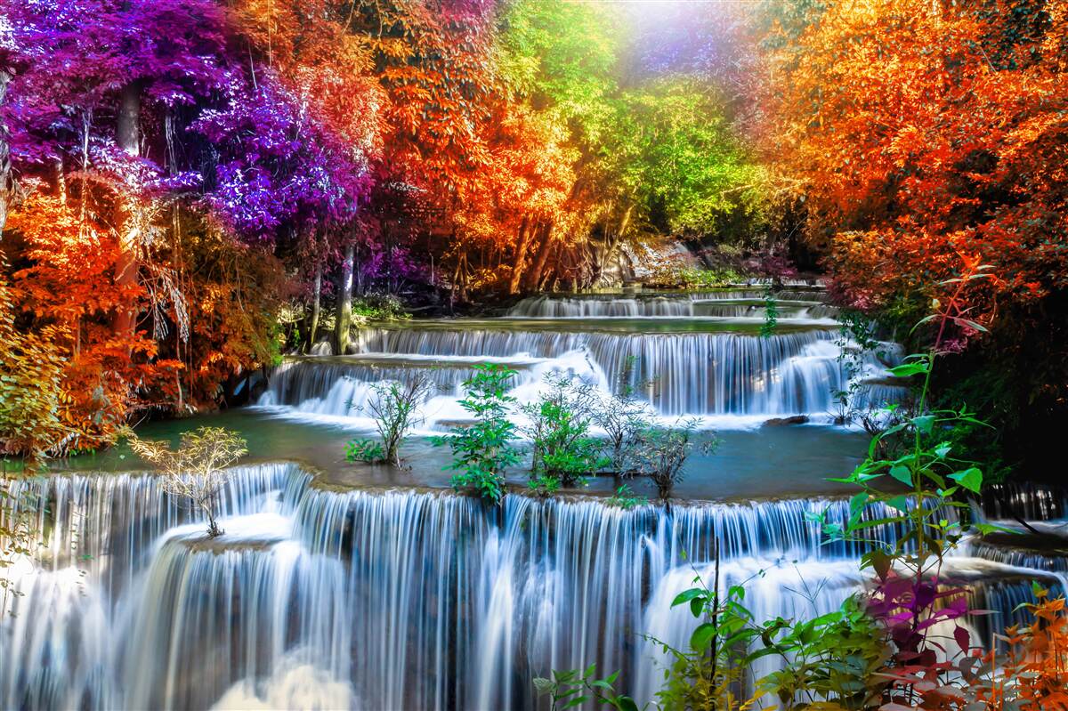 Fototapeten Herbstwasserfall in der Wüste