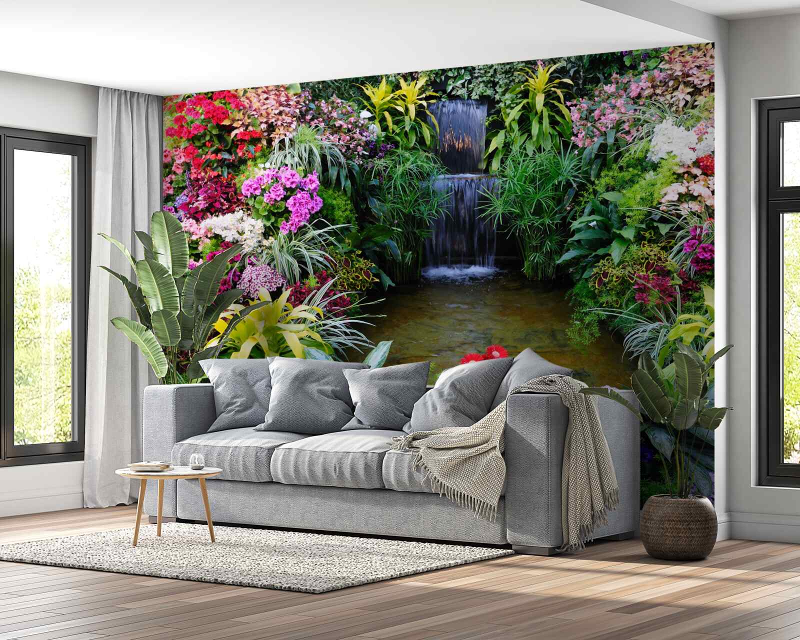 Fototapeten Tropische Blumen neben dem Bergwasserfall