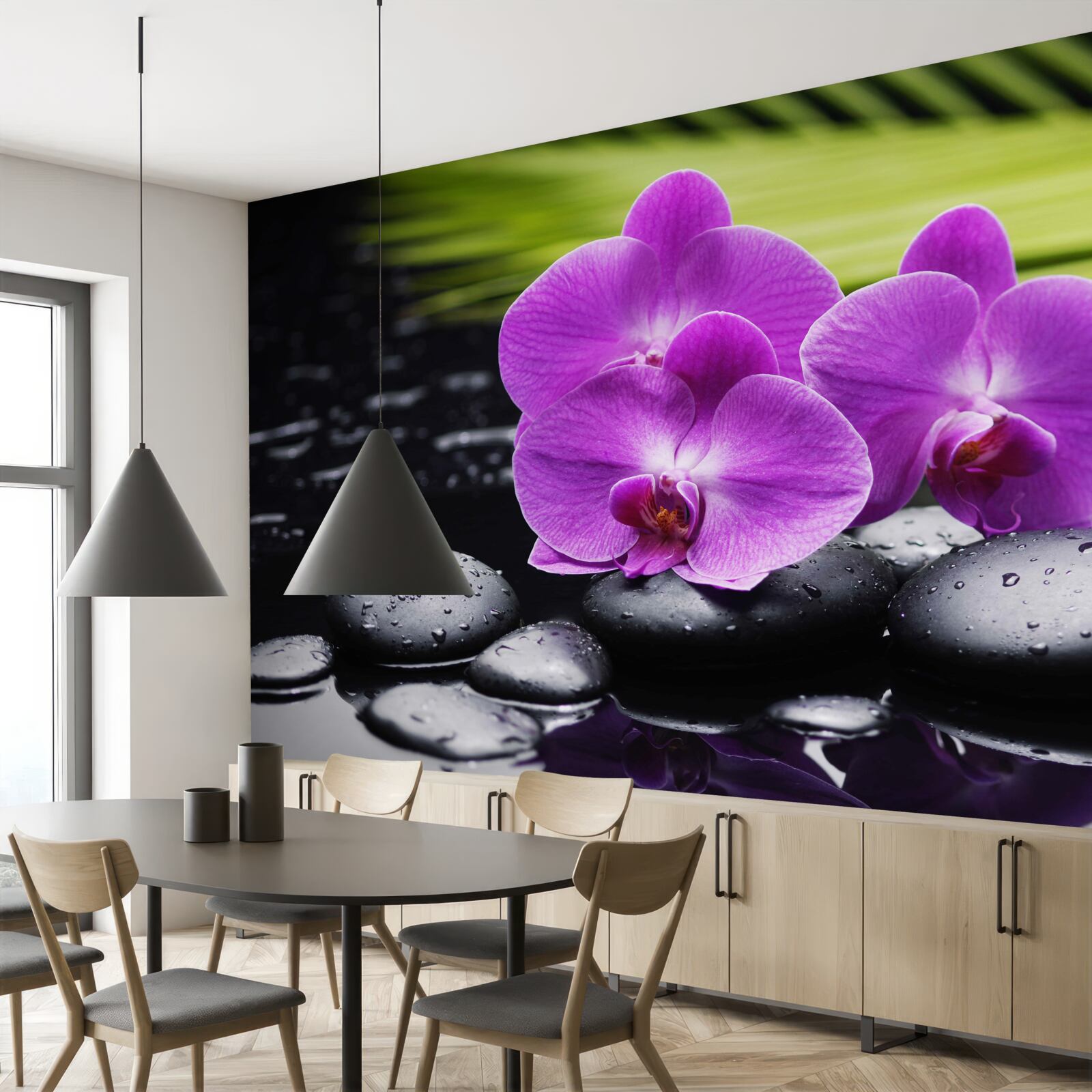 Fototapeten Violet Orchidee auf einem schwarzen Stein in der Nähe des Wassers
