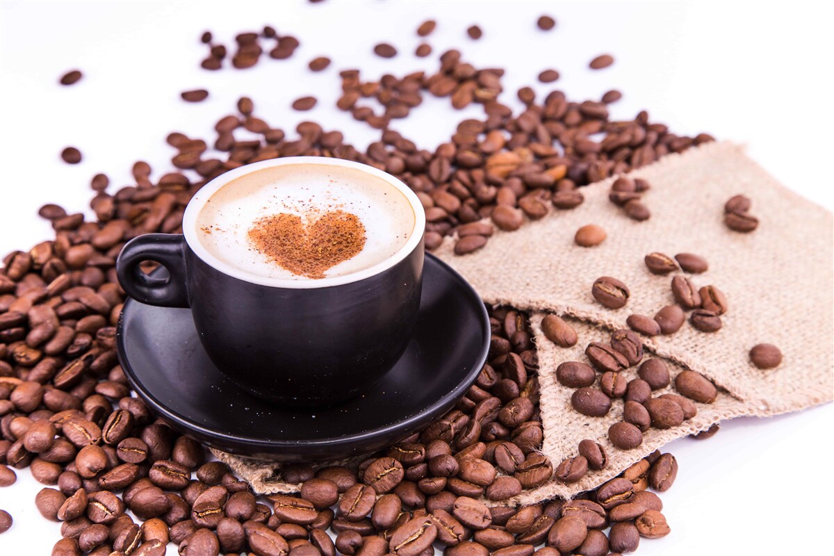 Fototapeten Eine wunderschön zubereitete Tasse Kaffee