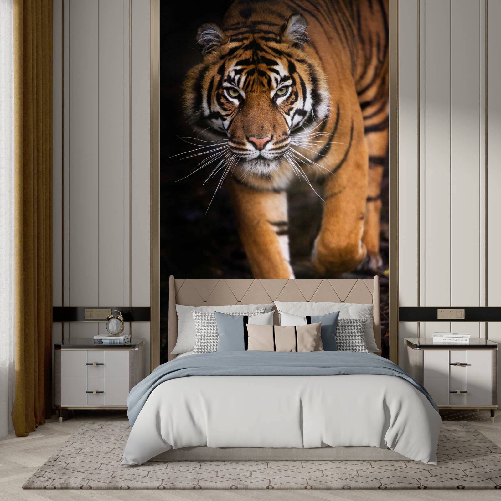 Fototapeten Ein erwachsener Tiger am Finger