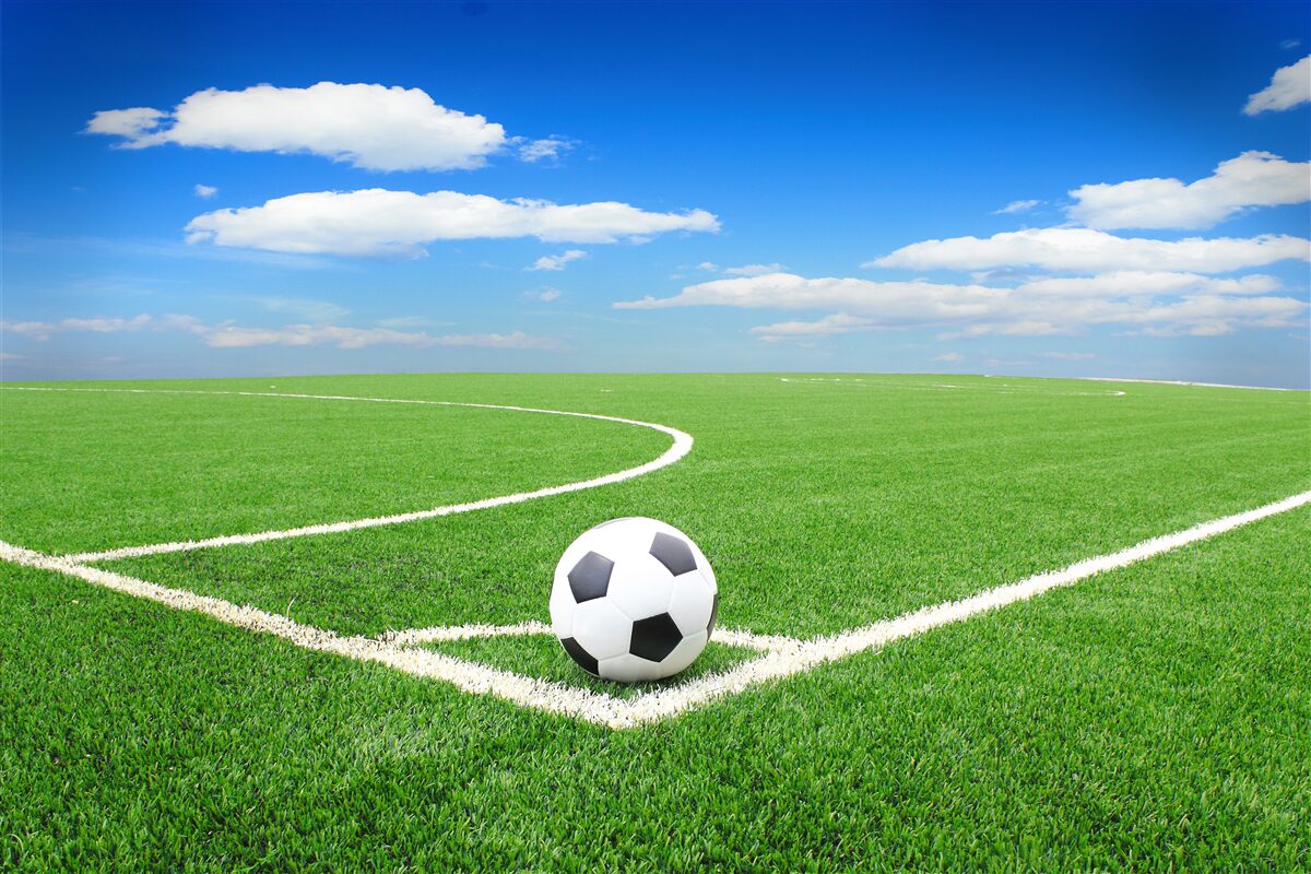 Fototapeten Der Ball befindet sich in der Ecke des Feldes