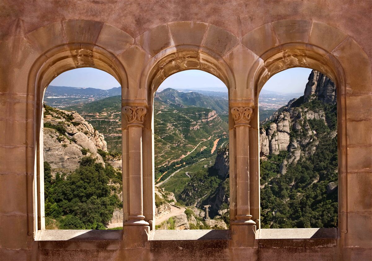 Fototapeten Viadukt mit Blick auf Berglandschaften