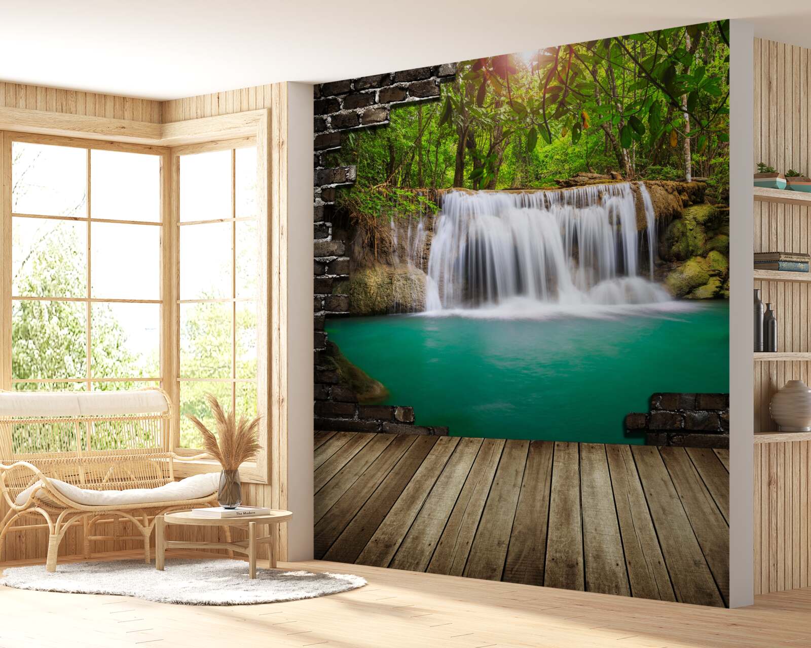Fototapeten Wasserfall fällt mit einer Kaskade in der Nähe einer Holzbrücke
