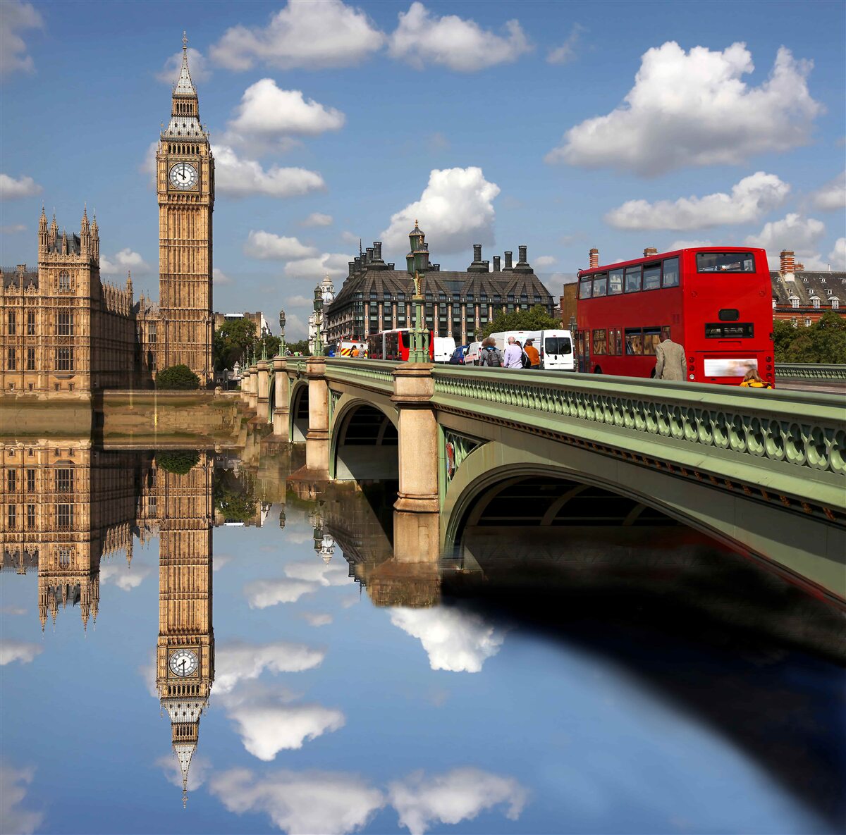 Fototapeten den Fluss überqueren, der zu Big Ben führt
