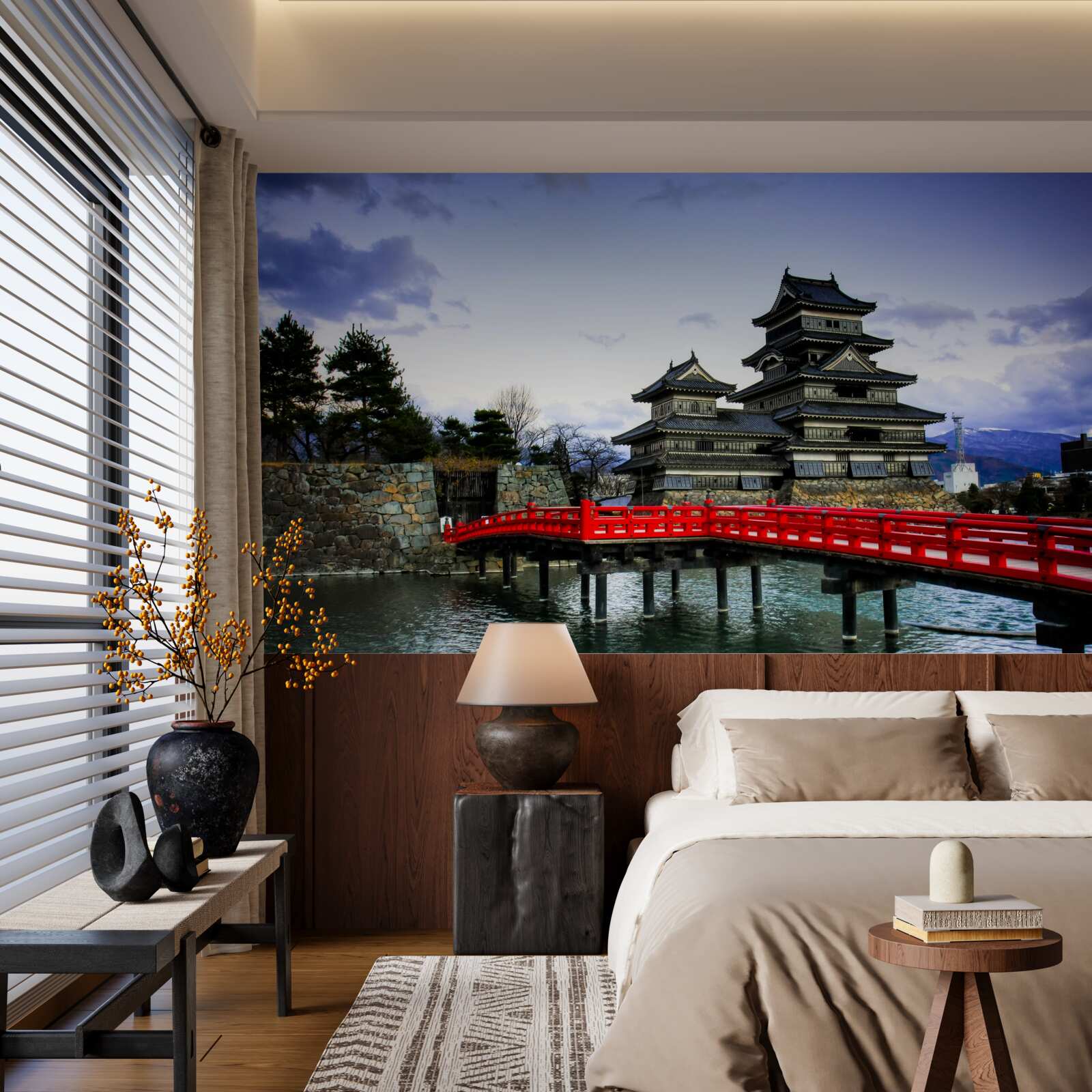 Fototapeten In Japan erstreckt sich die rote Brücke über den Fluss
