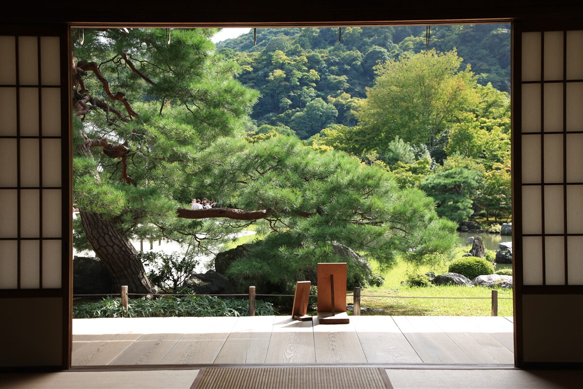 Fototapeten Garten im japanischen Stil mit einer privaten Terrasse