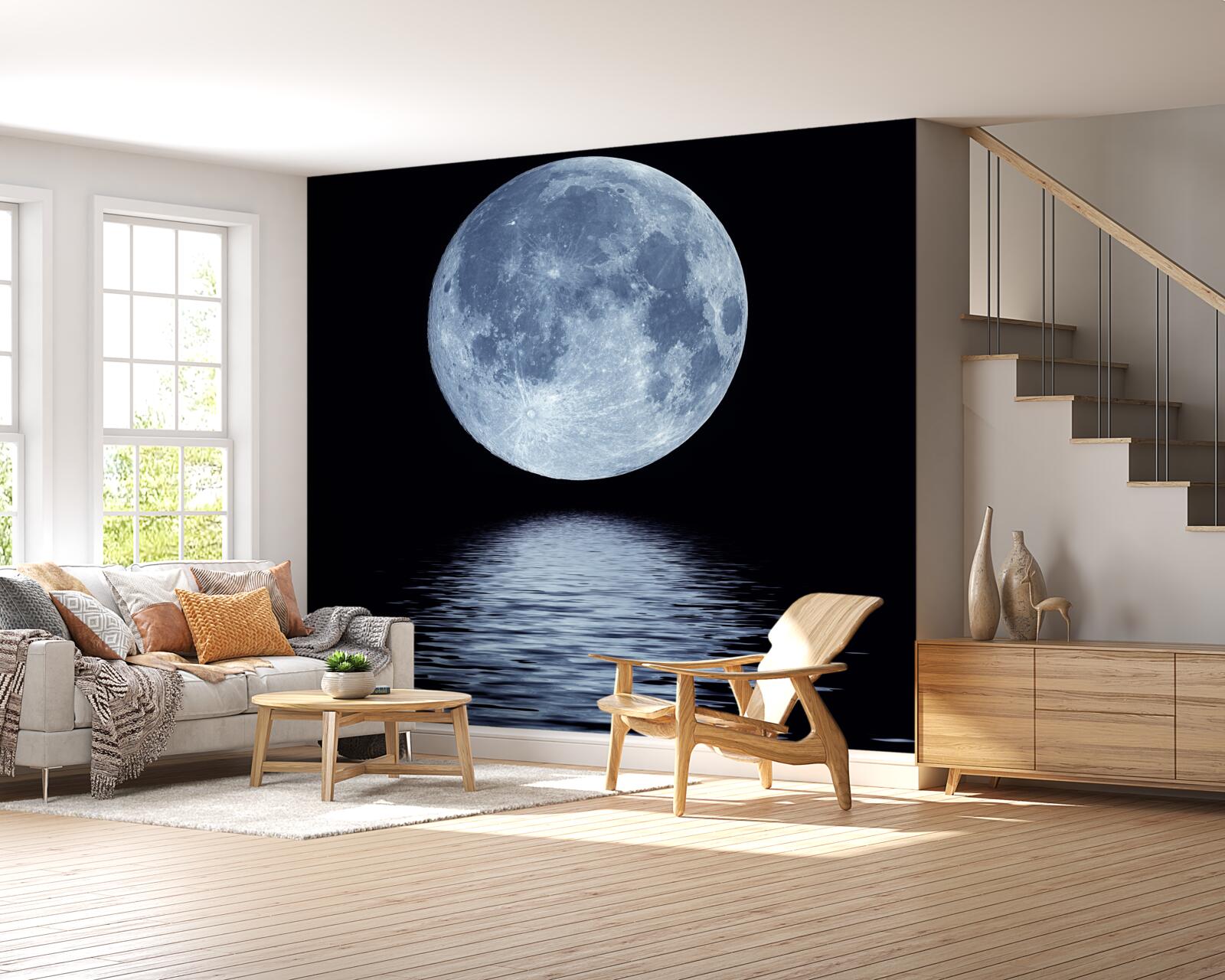 Fototapeten Der Mond ist im Spiegelbild von Meerwasser vollständig sichtbar