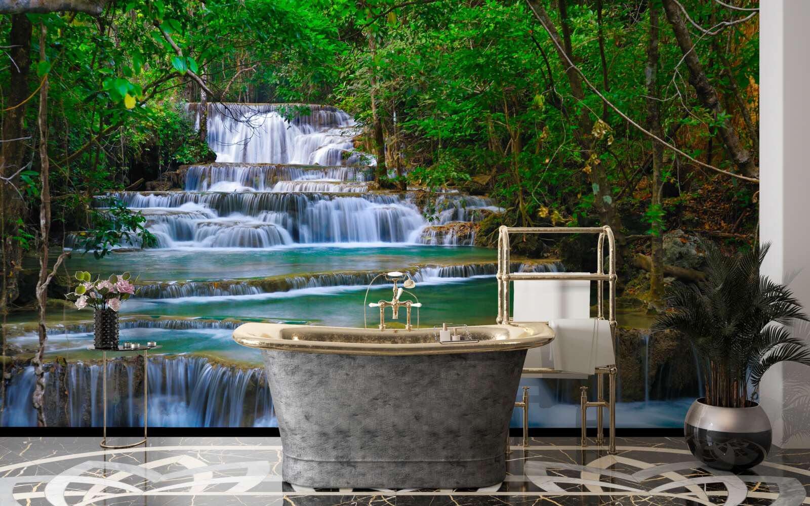 Fototapeten Großer Wasserfall mit türkisfarbenem Wasser, das eine Kaskade hinunter fließt