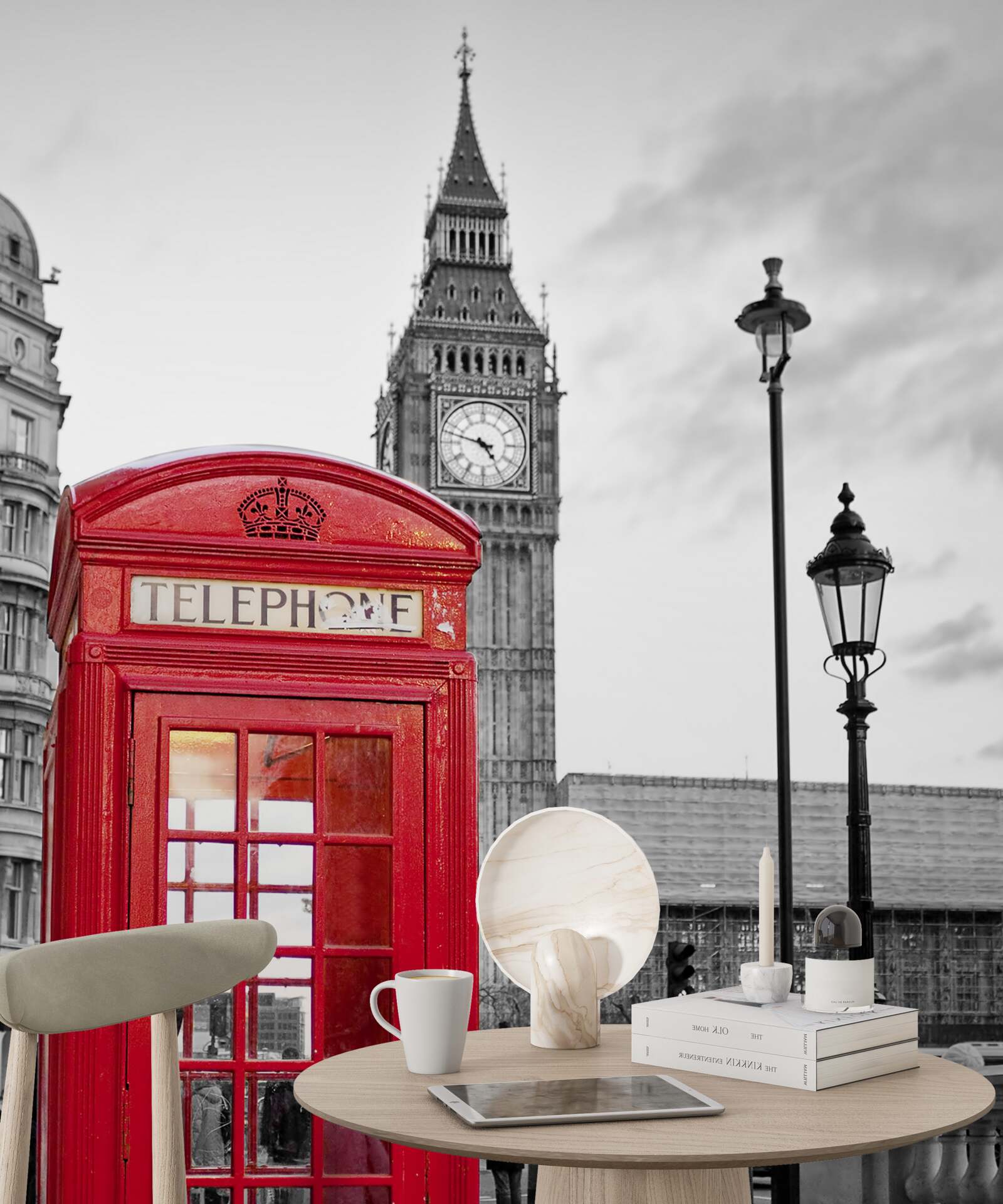 Fototapeten In der Mitte, neben Big Ben, gibt es eine rote Telefonzelle