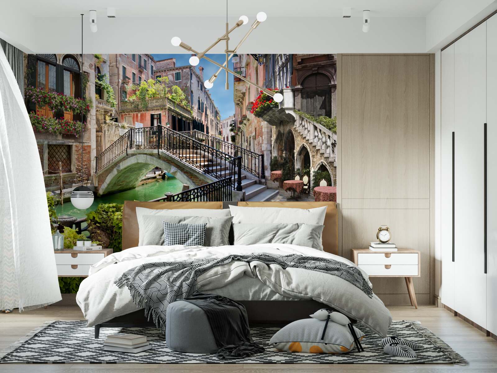 Fototapeten Zerstörte Brücke über den venezianischen Kanal