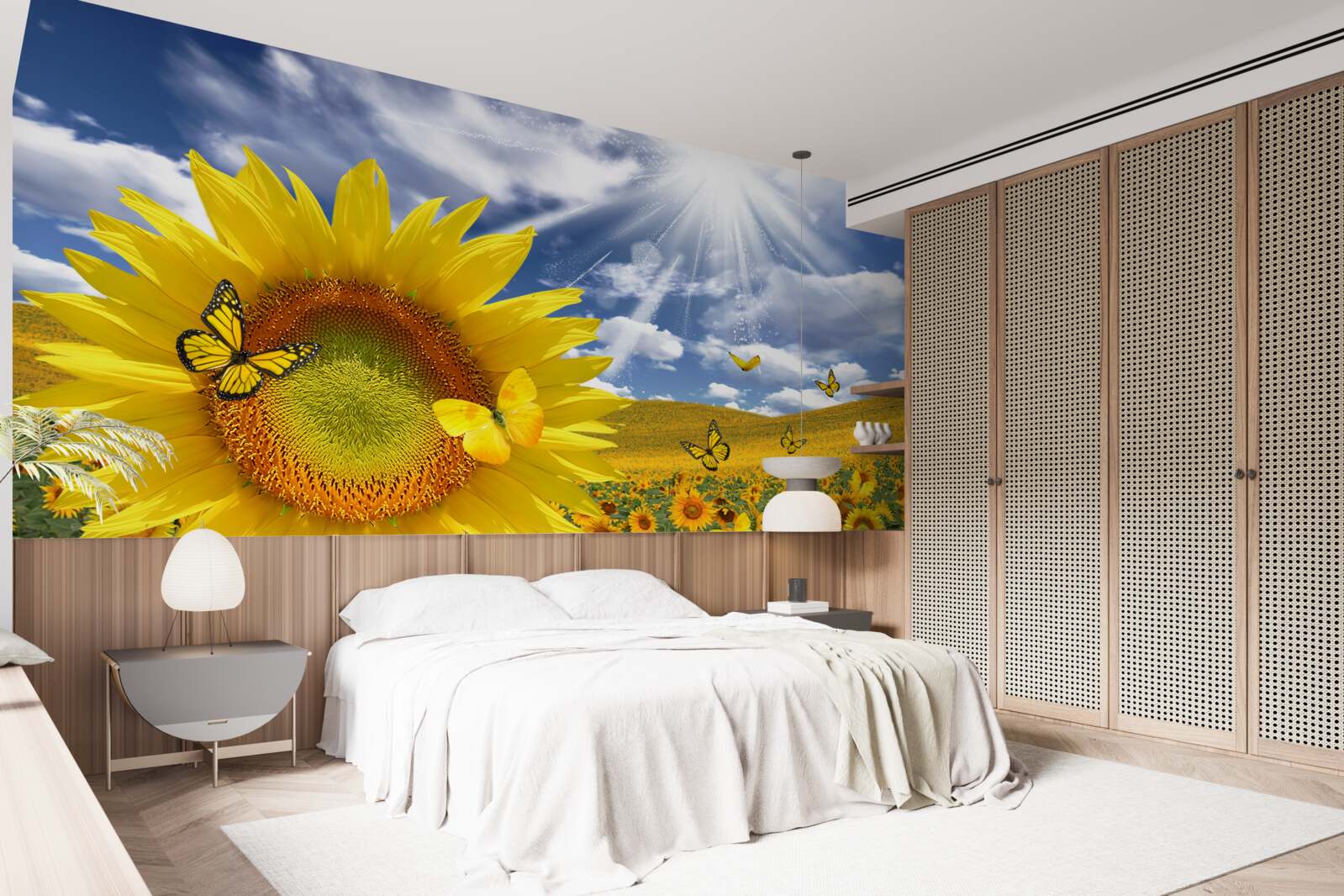 Fototapeten Goldene Schmetterlinge schweben am blauen Himmel über dem Sonnenblumenfeld