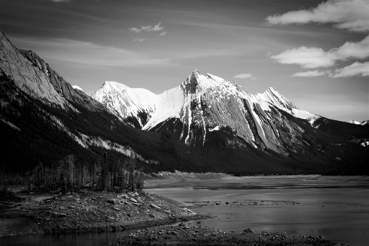 Fototapeten Berge in monochromen Farbtönen