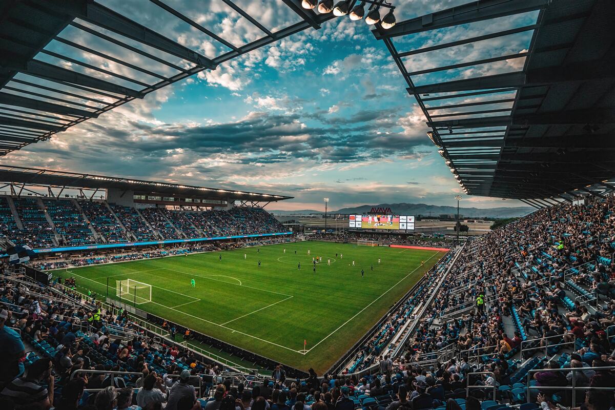 Fototapeten Ein Match in der Fußballarena