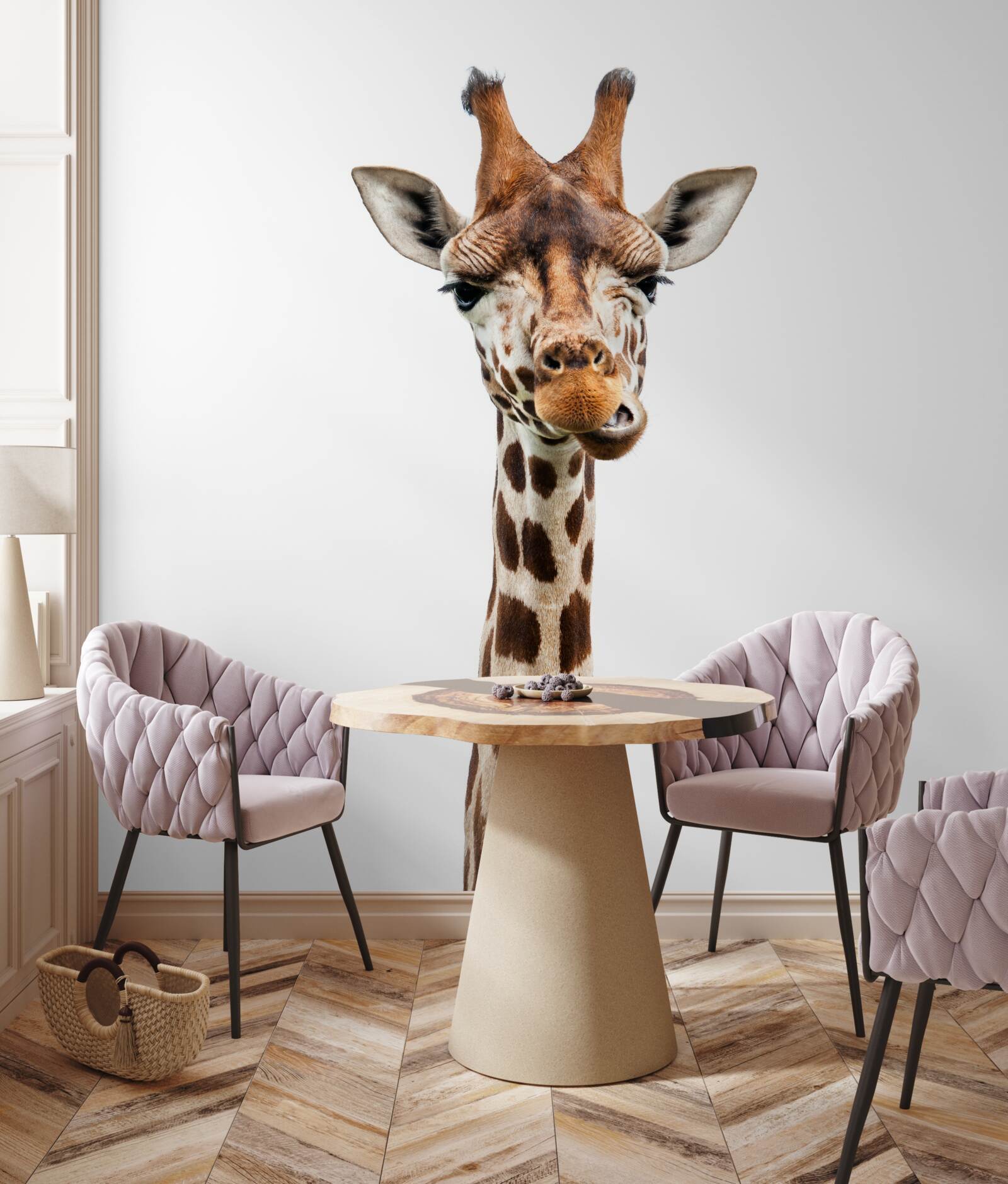 Fototapeten Ein ungewöhnlicher Ausdruck im Gesicht der Giraffe