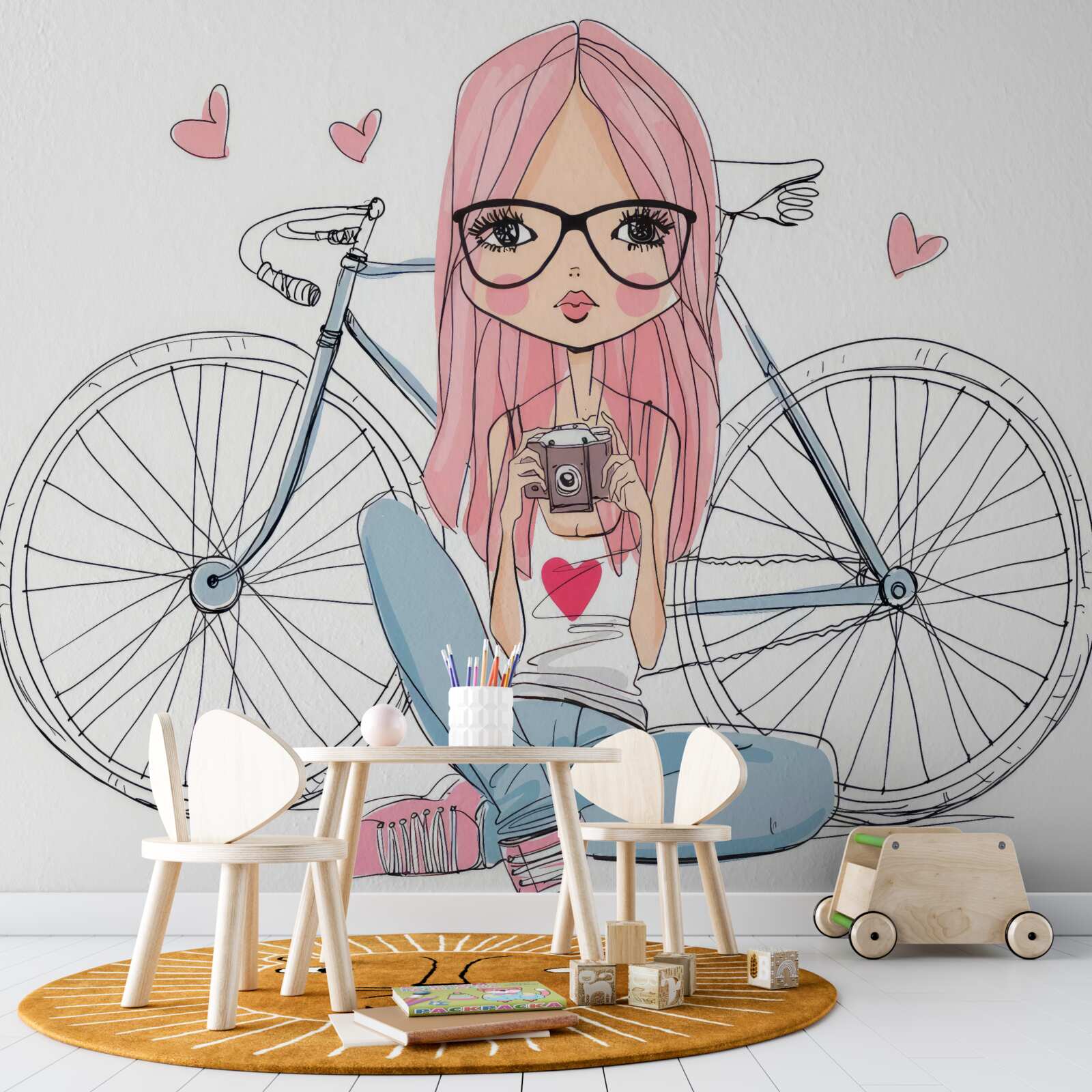 Fototapeten Ein Mädchen mit einer Kamera in den Händen basiert auf einem Fahrrad